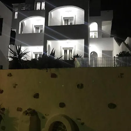 Daire Elenis Studios&apartments