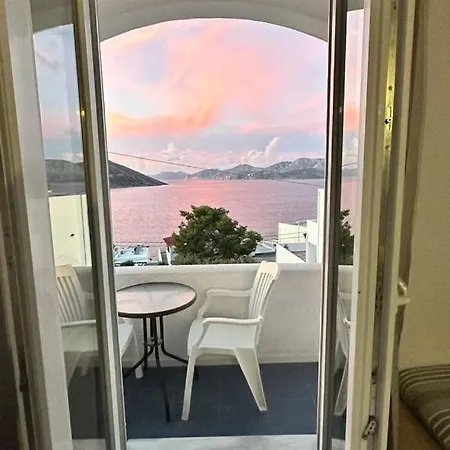 Elenis Studios&apartments *