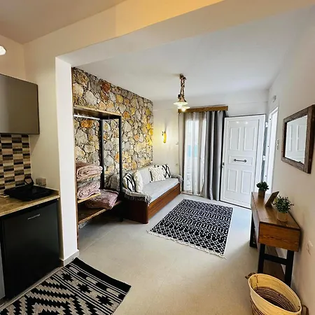 Daire Elenis Studios&apartments *