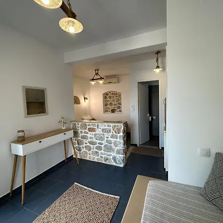 Elenis Studios&apartments