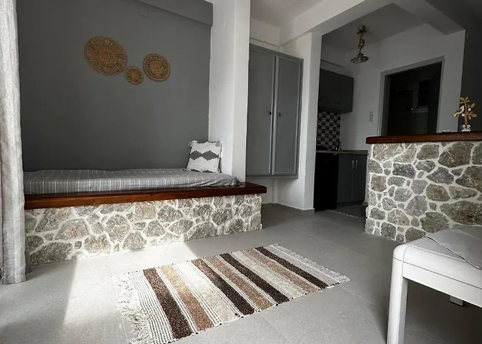 Elenis Studios&apartments ماسوري