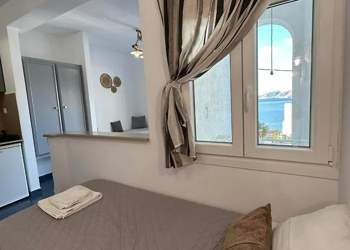 شقة Elenis Studios&apartments *